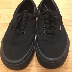 Black Vans NEW W/O BOX